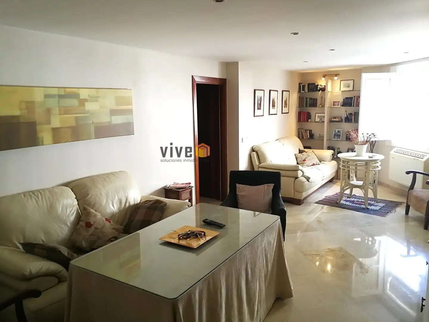 Living room of Flat for sale in Sevilla  with Air Conditioner, Heating and Furnished