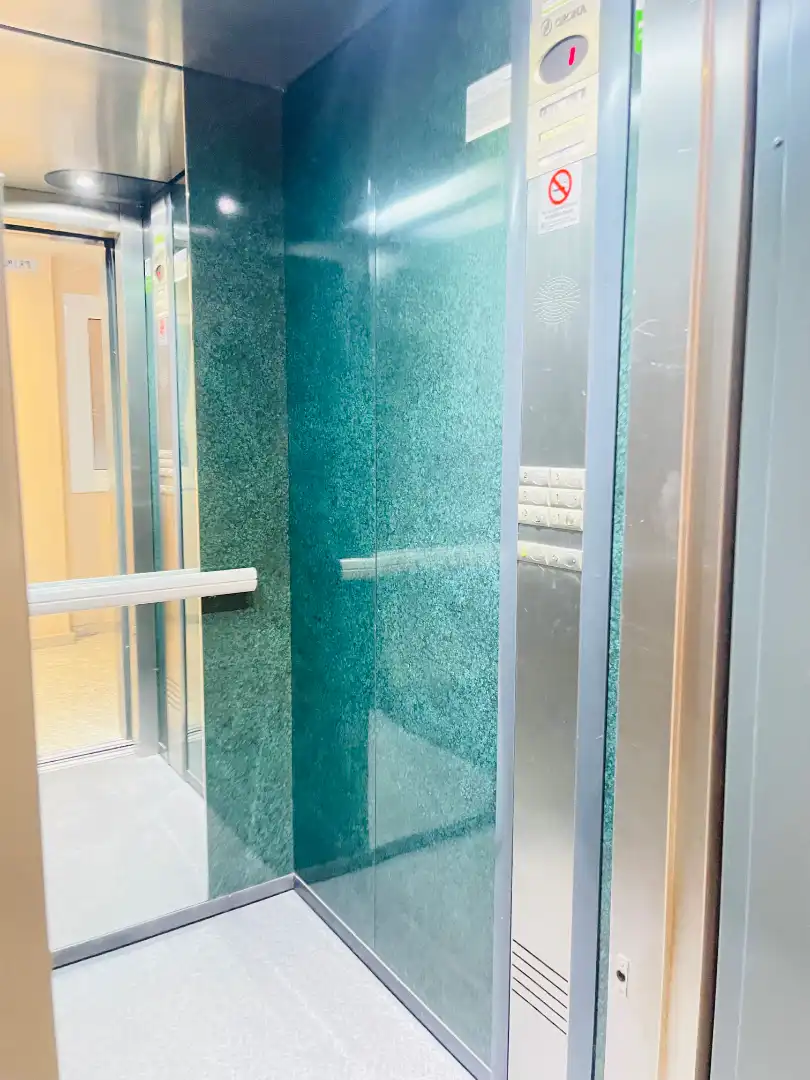 Piso con terraza en venta en Carrer del Metge Carrera 11, imagen 4
