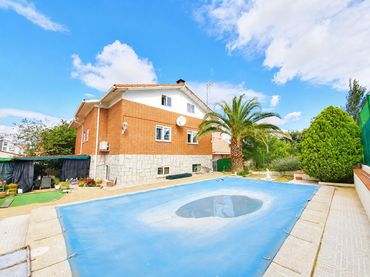 Villa avec piscine à vendre à Calypo Fado