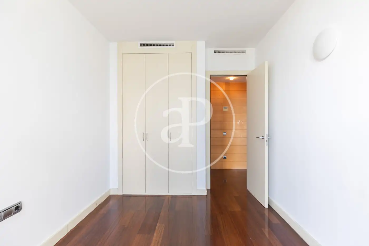 Piso en venta en Barcelona con Aire acondicionado, Calefacción y Terraza