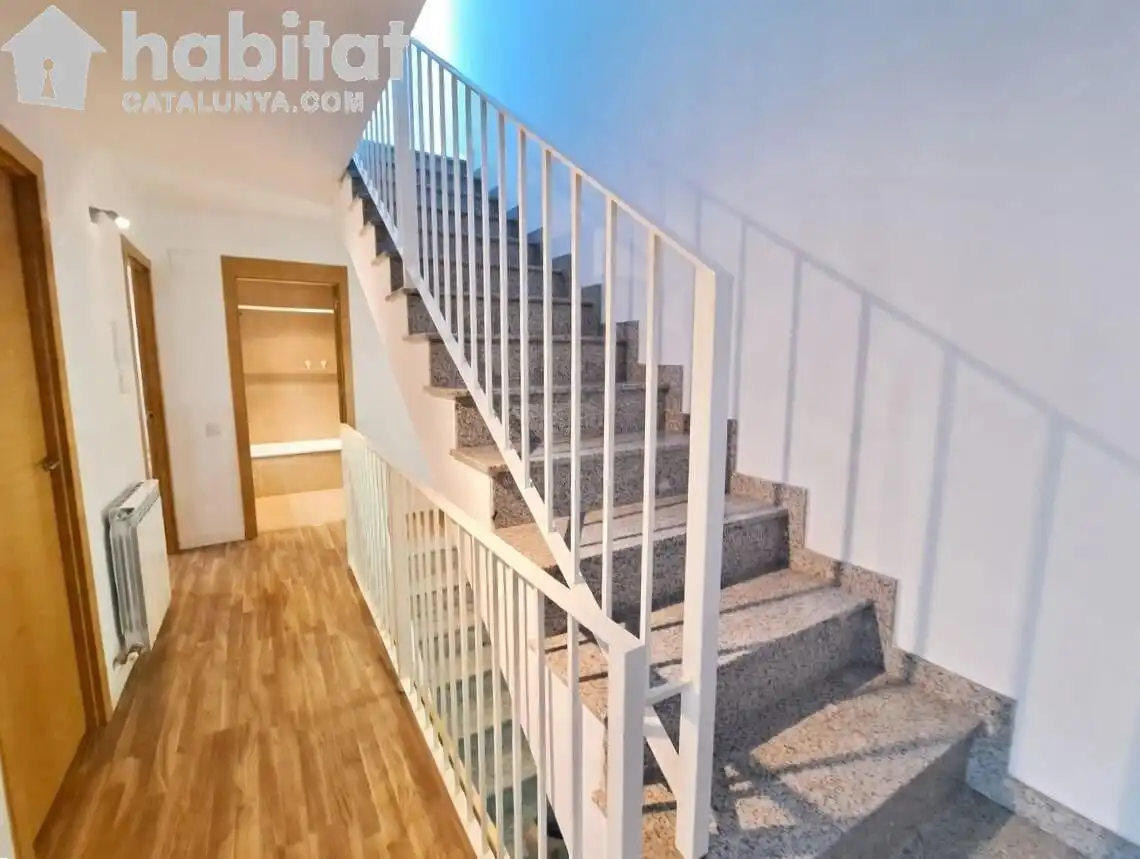 Casa adosada en venta en Piera con Calefacción, Terraza y Alarma