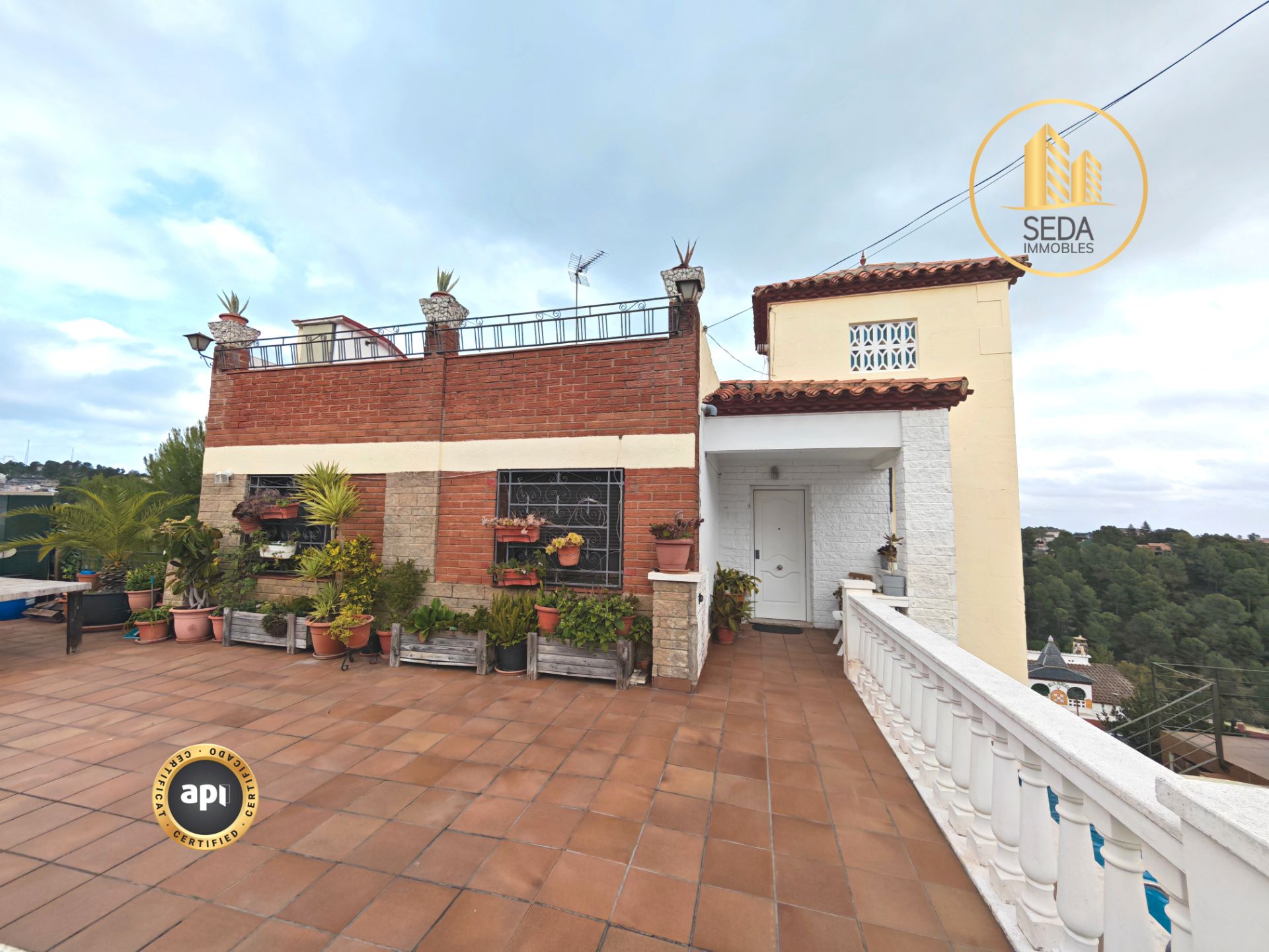 Vista exterior de Casa o xalet en venda en Rubí amb Calefacció i Terrassa