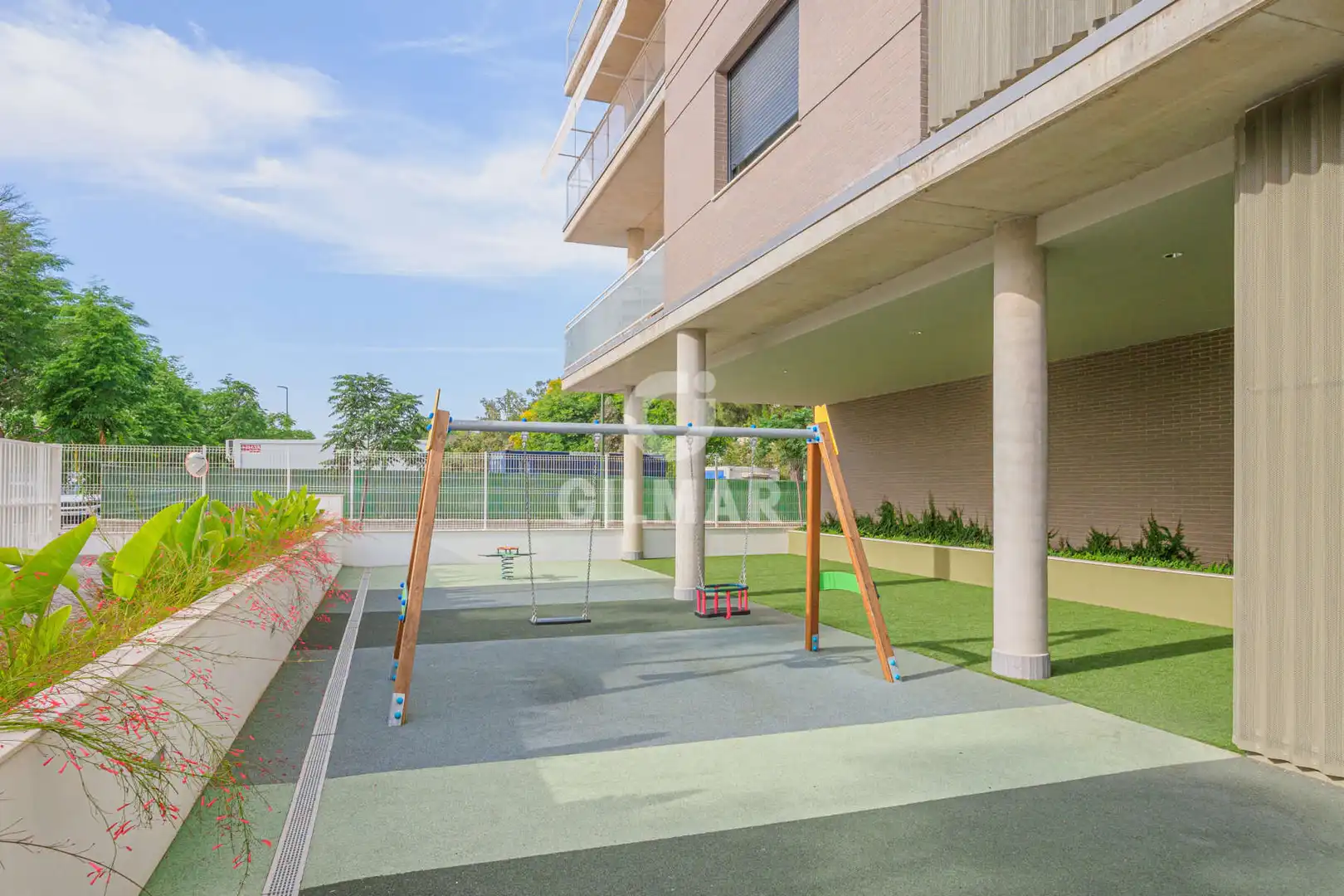 Terraza de Ático en venta en Sevilla con Calefacción, Jardín privado y Piscina