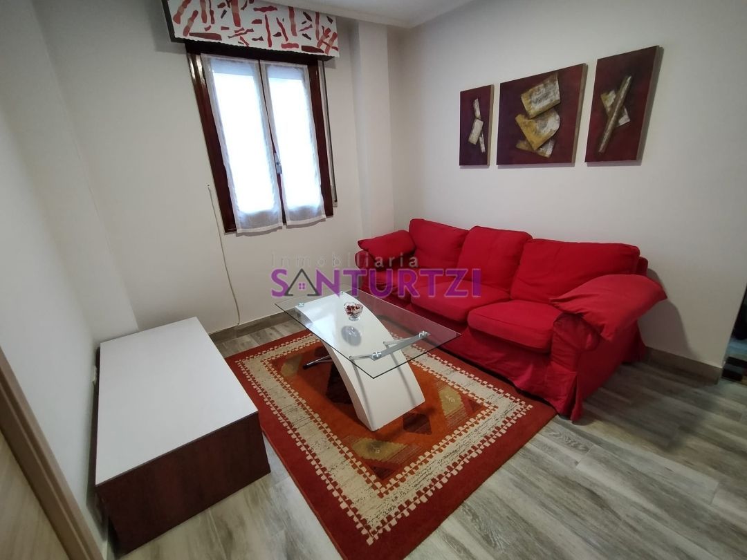 Sala d'estar de Pis en venda en Santurtzi  amb Moblat