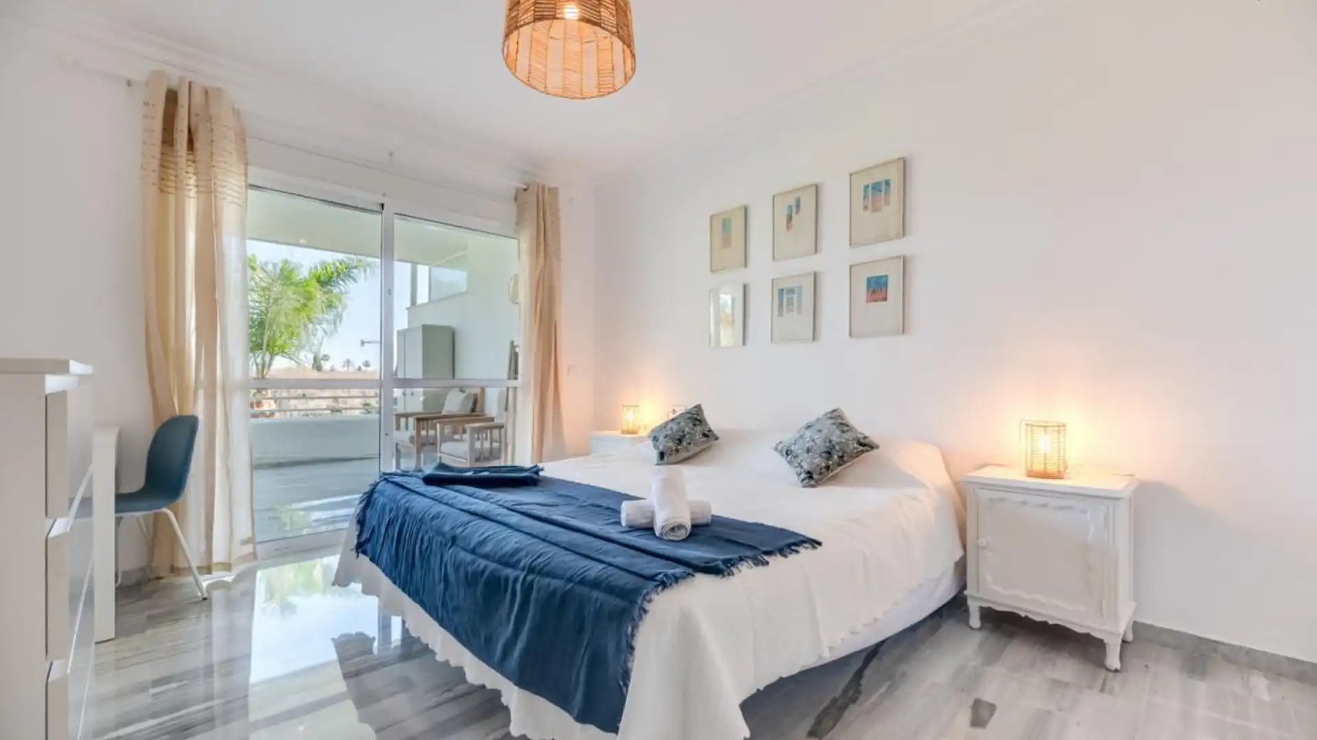 Habitación de Apartamento de alquiler en Marbella con Aire acondicionado, Amueblado y Horno