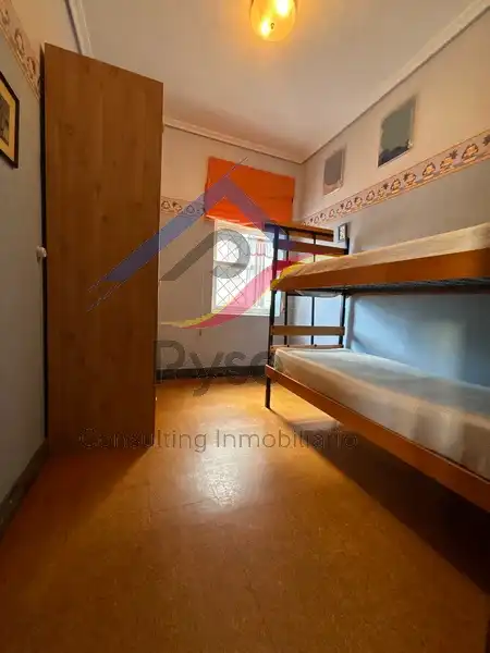 Dormitori de Casa o xalet en venda en Piélagos amb Calefacció, Jardí privat i Parquet