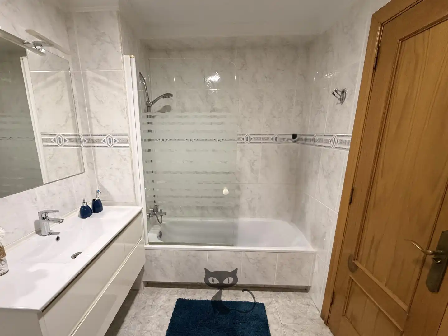 Badezimmer von Wohnungen zum Verkauf in Valencia mit Klimaanlage, Terrasse und Balkon