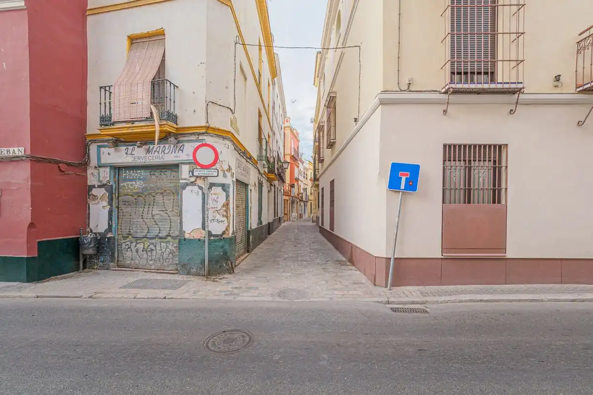 Vista exterior de Planta baixa en venda en Sevilla amb Calefacció