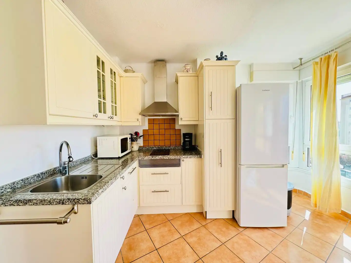 Cocina de Apartamento en venta en Torrox con Piscina comunitaria