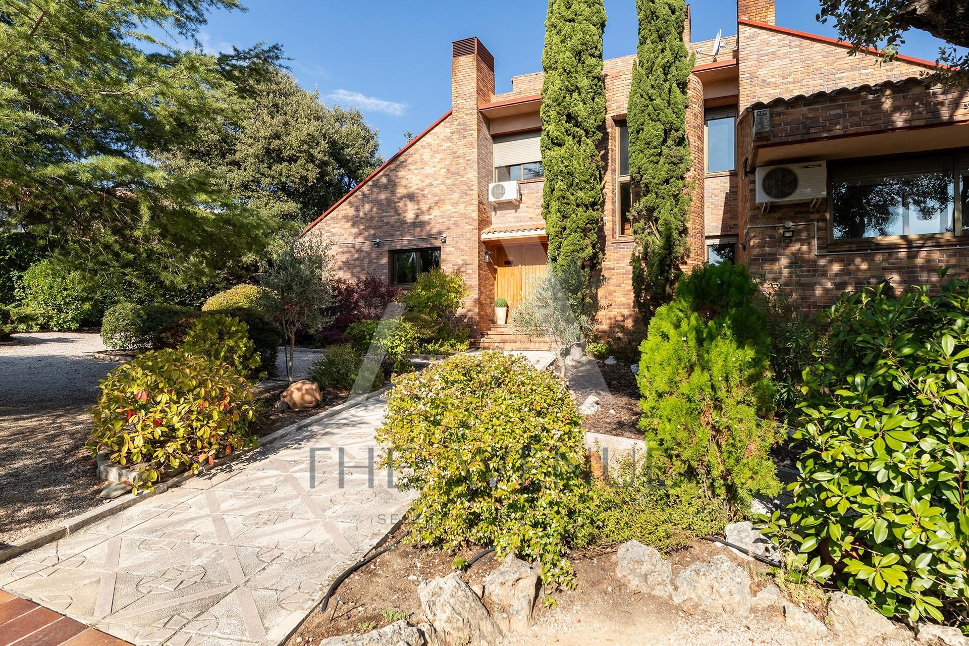 Exterior view of House or chalet for sale in Las Rozas de Madrid  with Air Conditioner, Heating and Private garden
