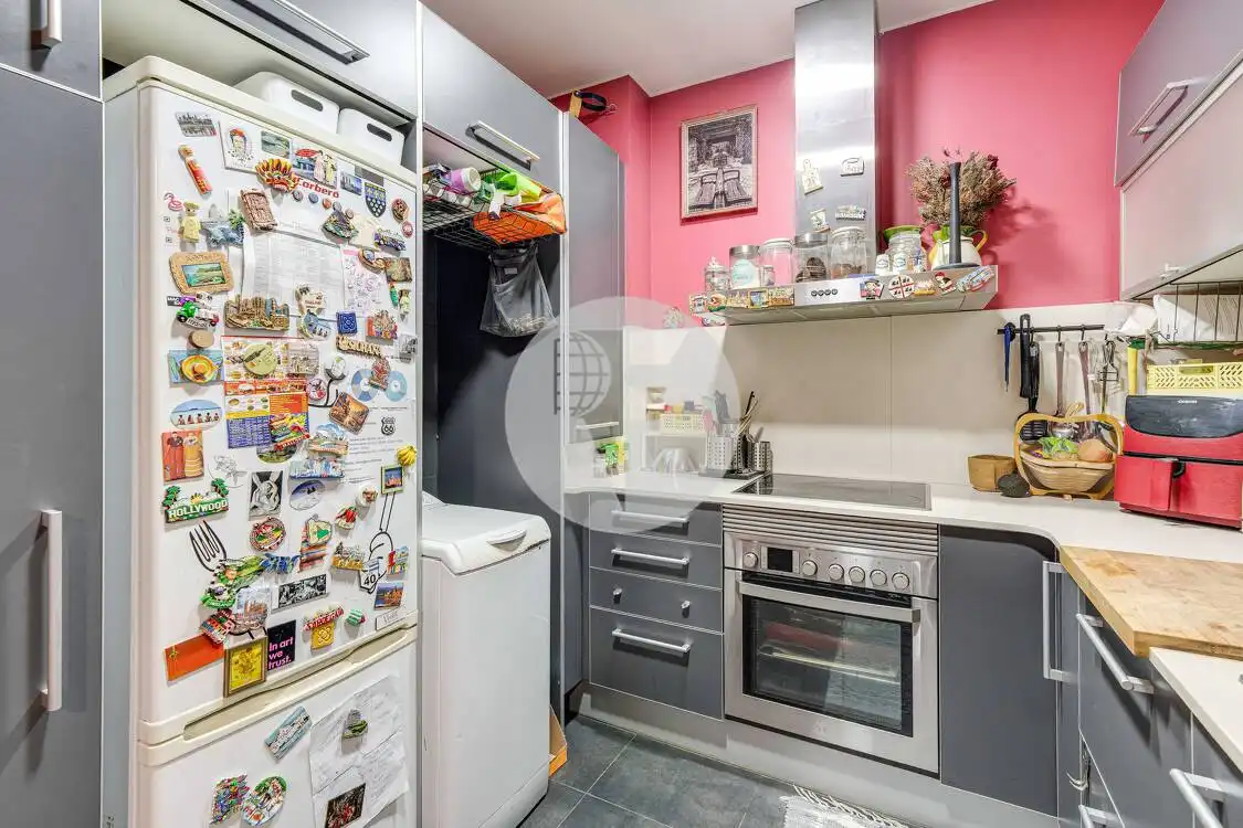 Cuina de Planta baixa en venda en Barcelona amb Traster