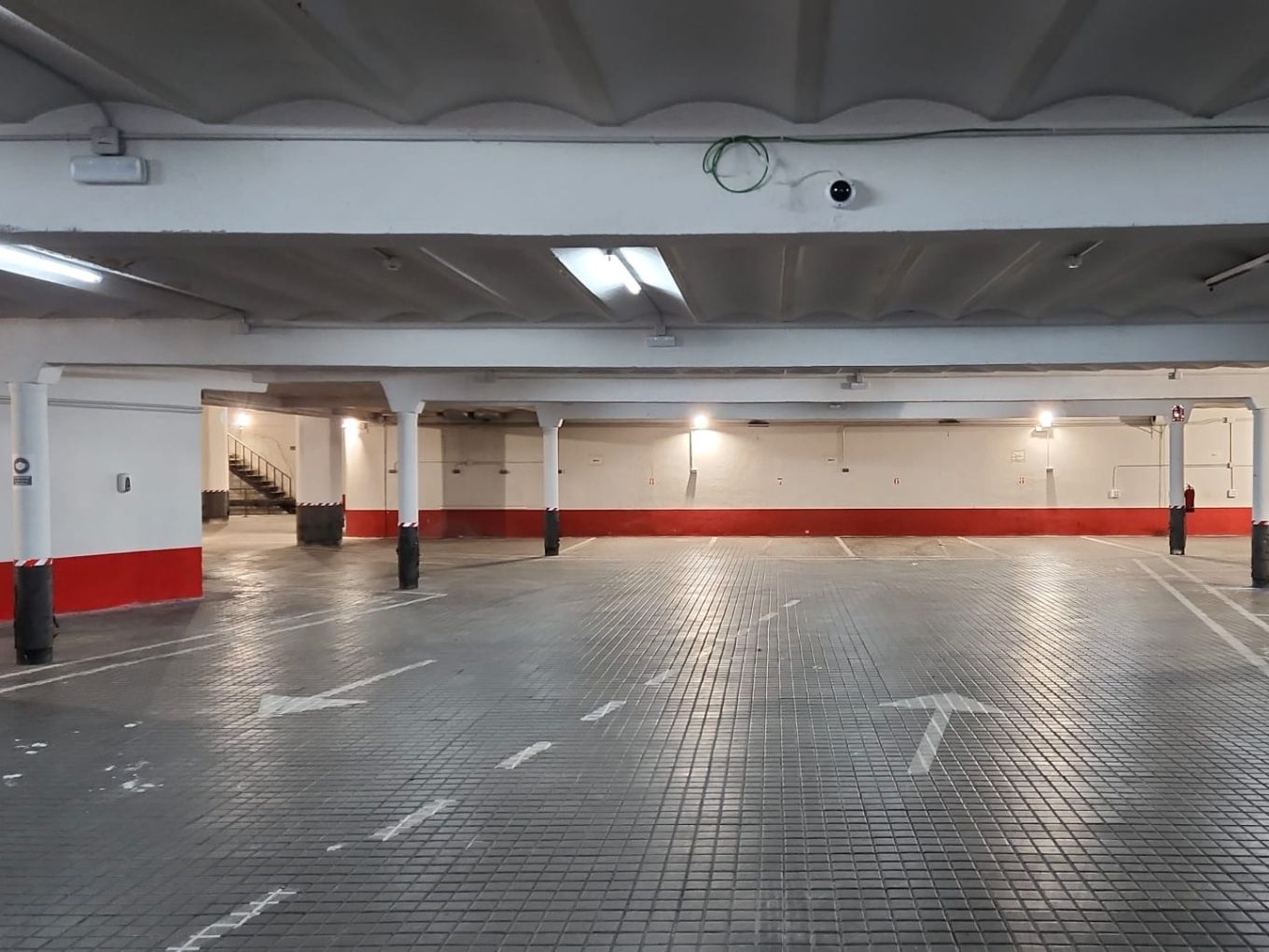 Aparcament de Garatge de lloguer en  Madrid Capital amb Alarma