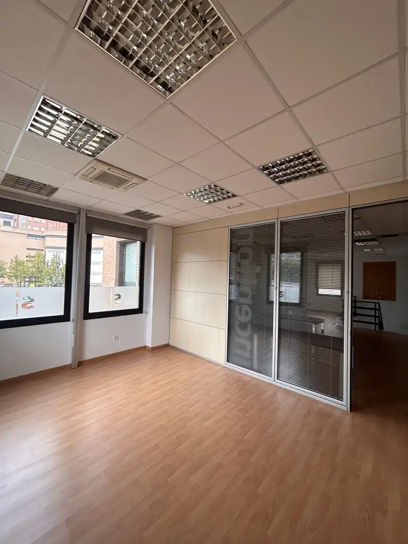 Oficina amb ascensor de lloguer a Calle Purita de la Riva, imagen 18