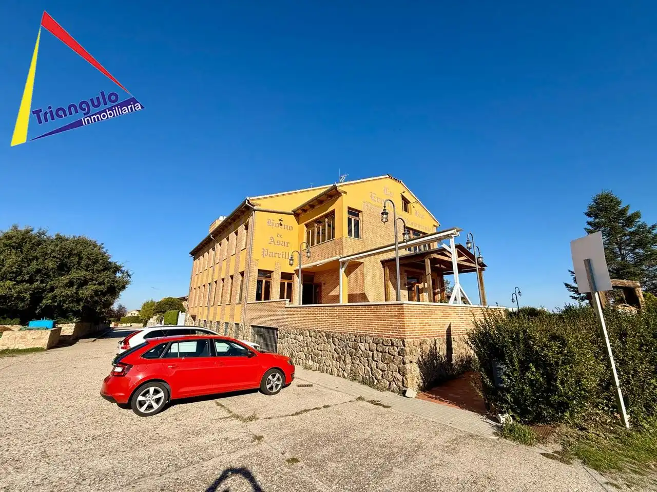 Vista exterior de Casa o xalet en venda en Trescasas amb Aire condicionat, Terrassa i Moblat