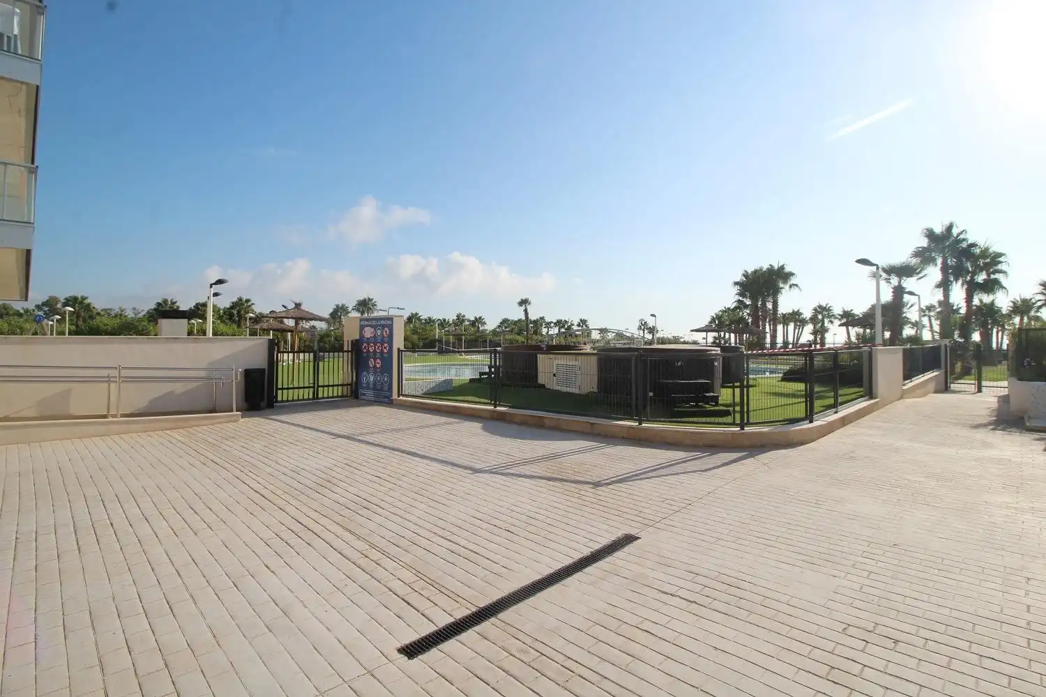 Terrasse von Wohnungen zum Verkauf in Oropesa del Mar / Orpesa mit Klimaanlage, Privatgarten und Terrasse