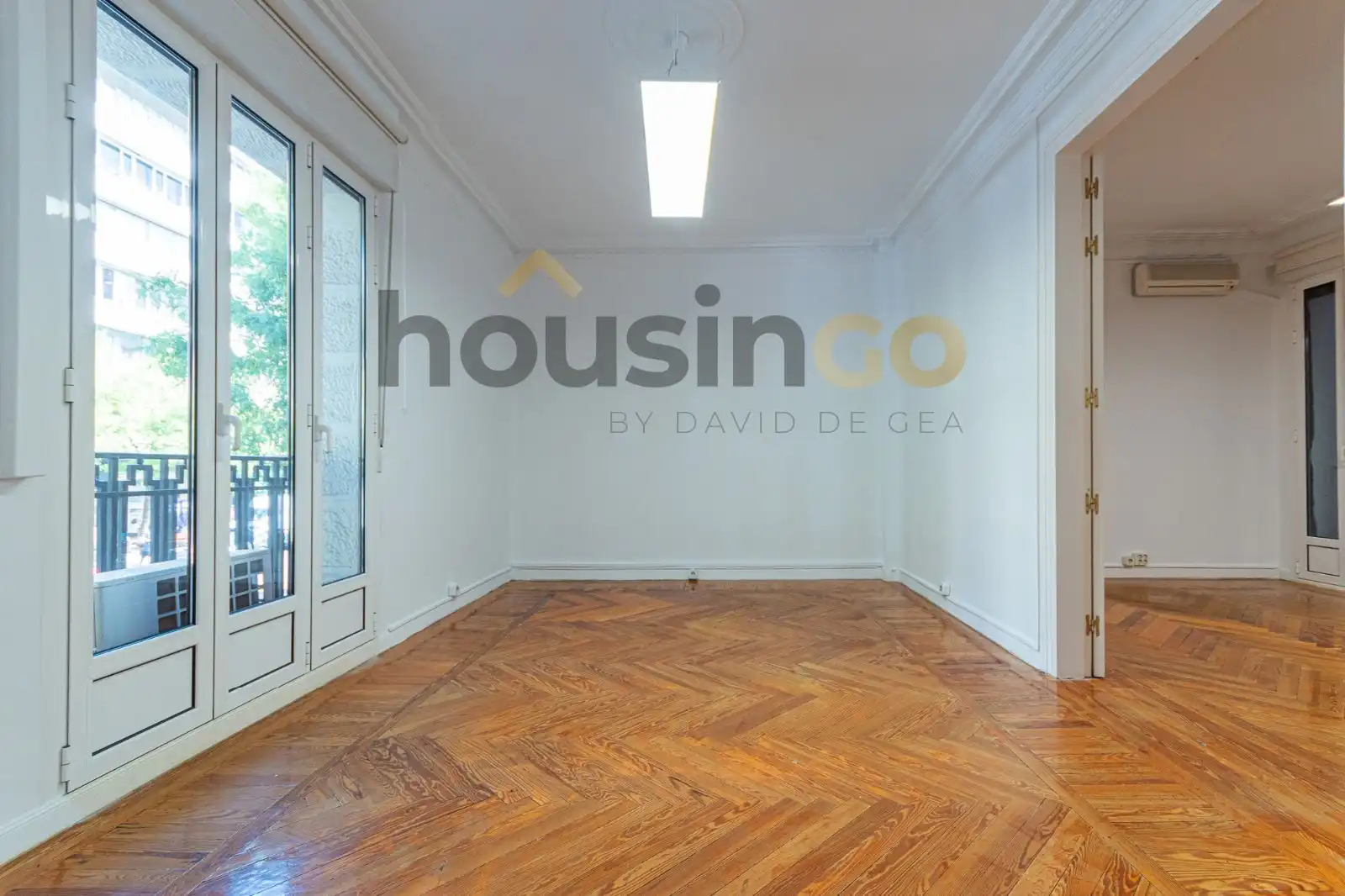 Living room of Office for rent in Madrid  with Air Conditioner, Heating and Balcony