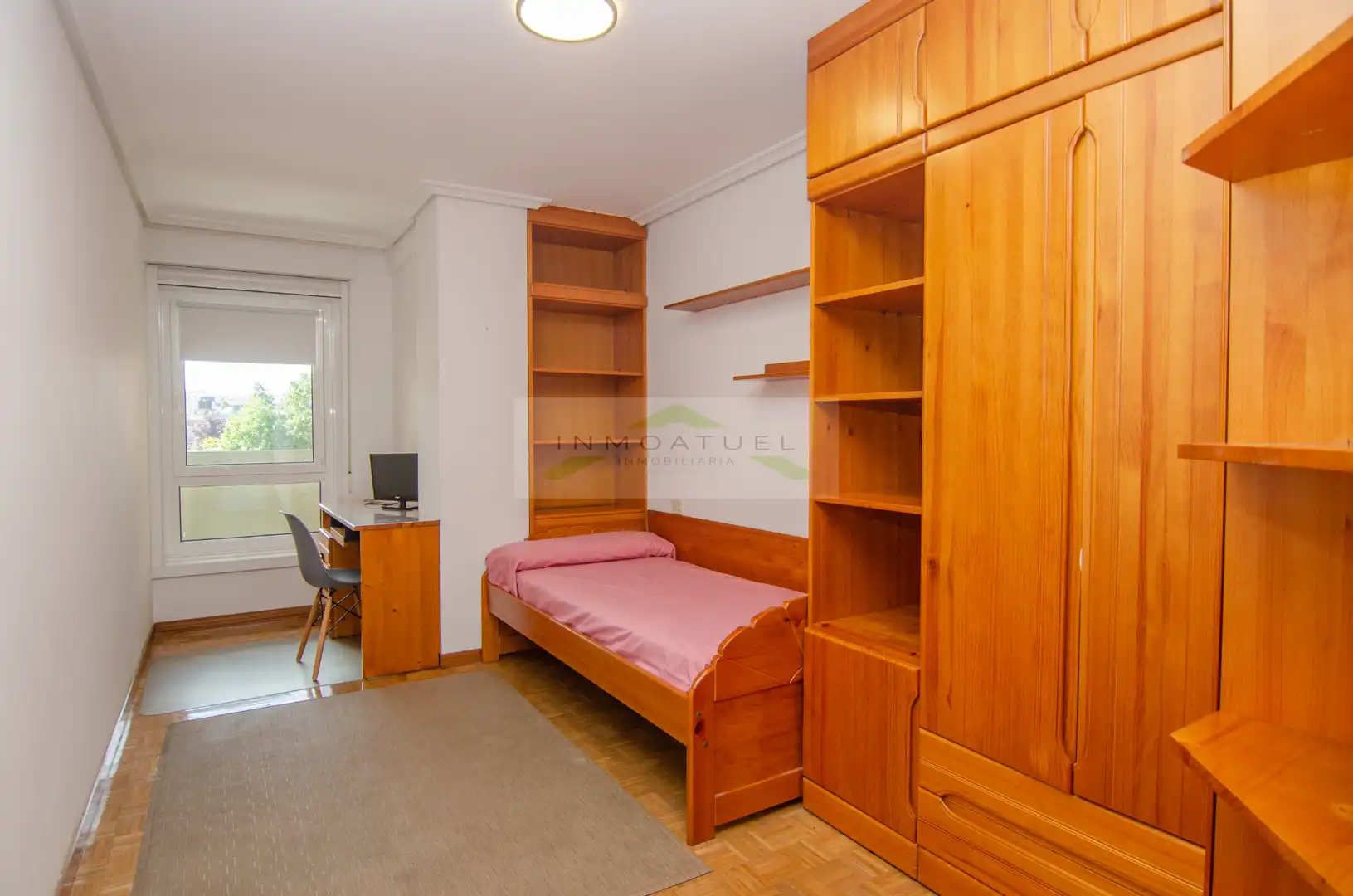 Schlafzimmer von Wohnung zur Miete in A Coruña Capital  mit Parkett, Möbliert und Ofen