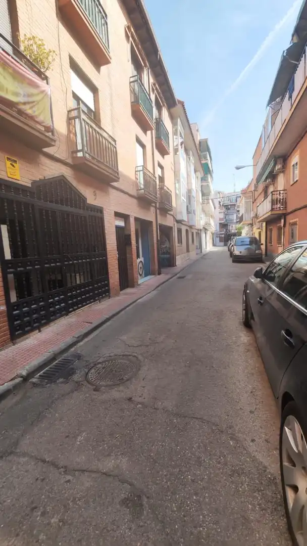 Vista exterior de Local en venda en Alcalá de Henares