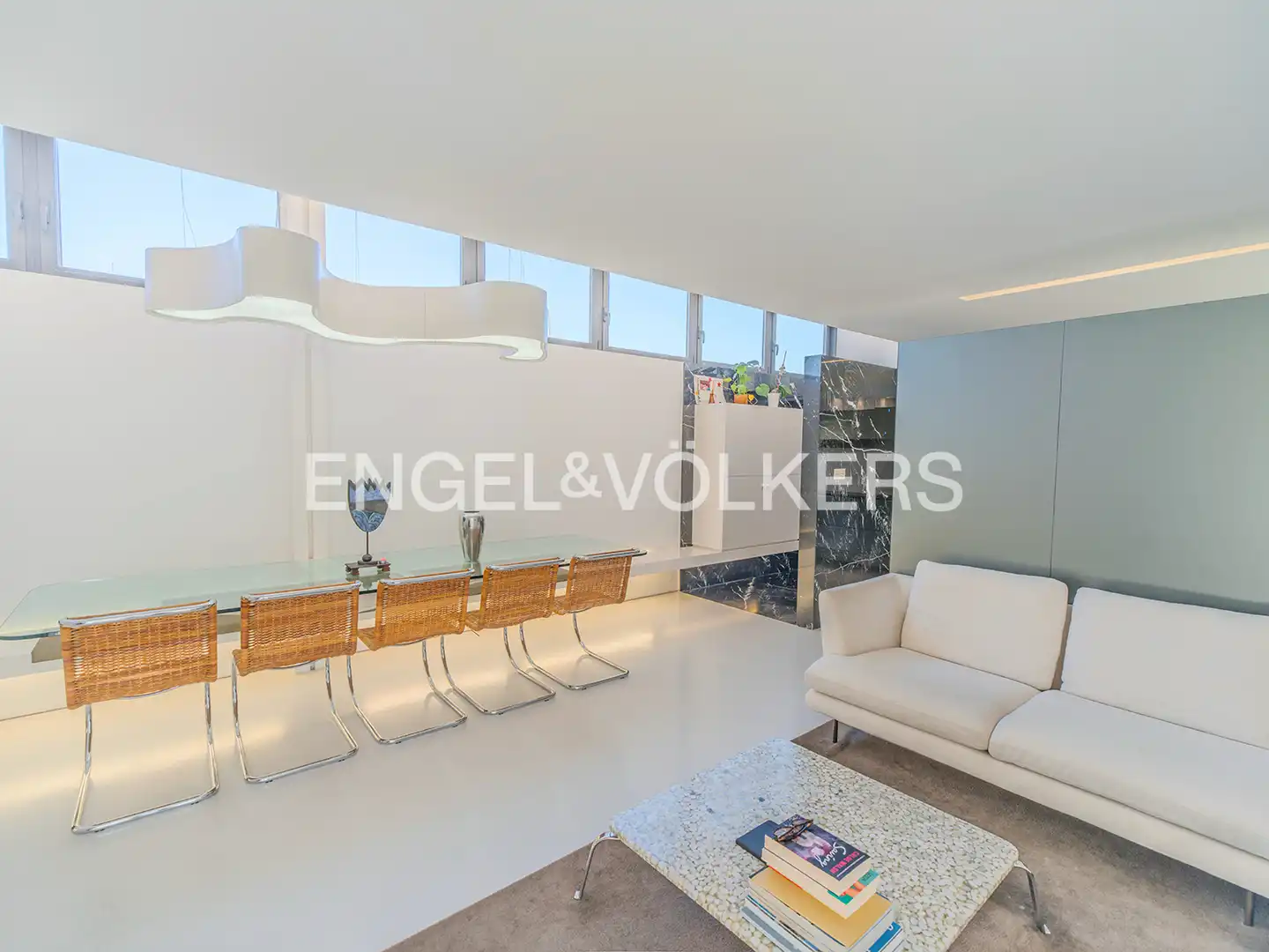 Wohnzimmer von Dachboden zum Verkauf in Elche / Elx mit Klimaanlage, Heizung und Terrasse