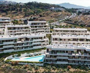 Vista exterior de Apartament en venda en Estepona amb Aire condicionat, Terrassa i Traster