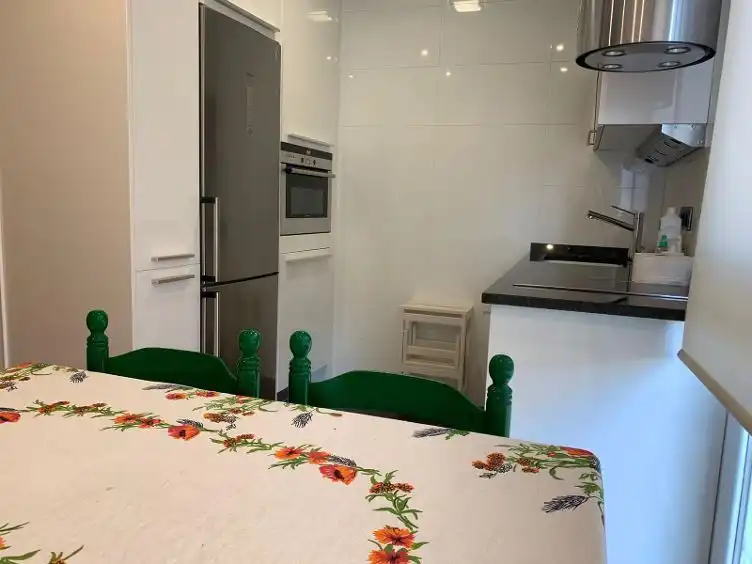 Cocina de Piso de alquiler en  Pamplona / Iruña con Calefacción, Parquet y Amueblado