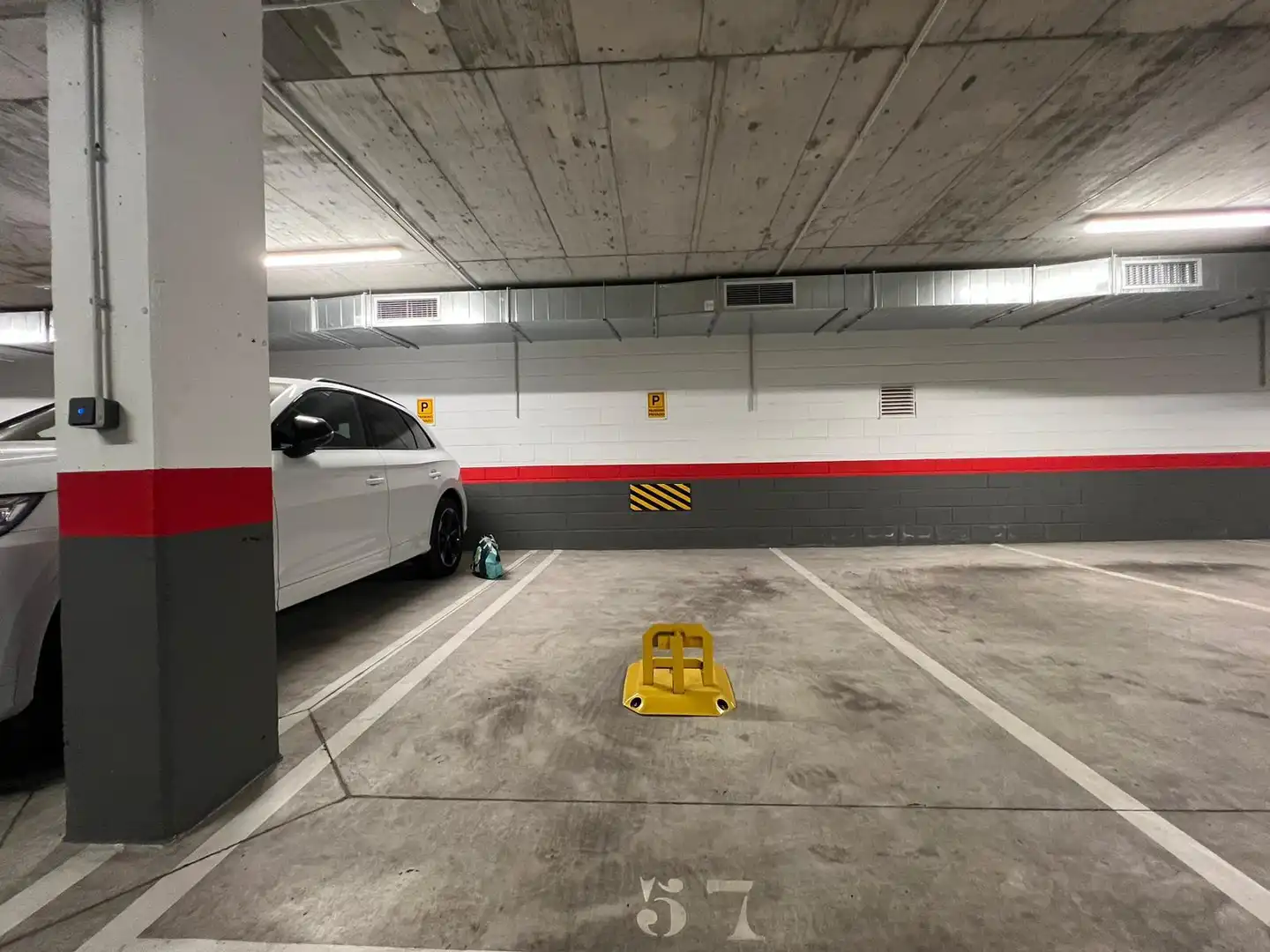 Aparcament amb ascensor en venda a Calle Mencía Calderón, imagen 2