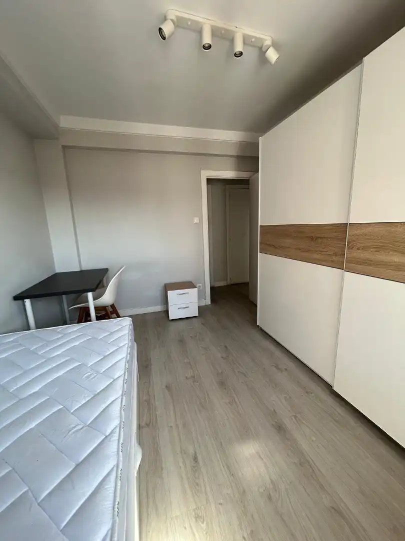 Habitación de Piso de alquiler en Zaragoza con Calefacción, Amueblado y Horno