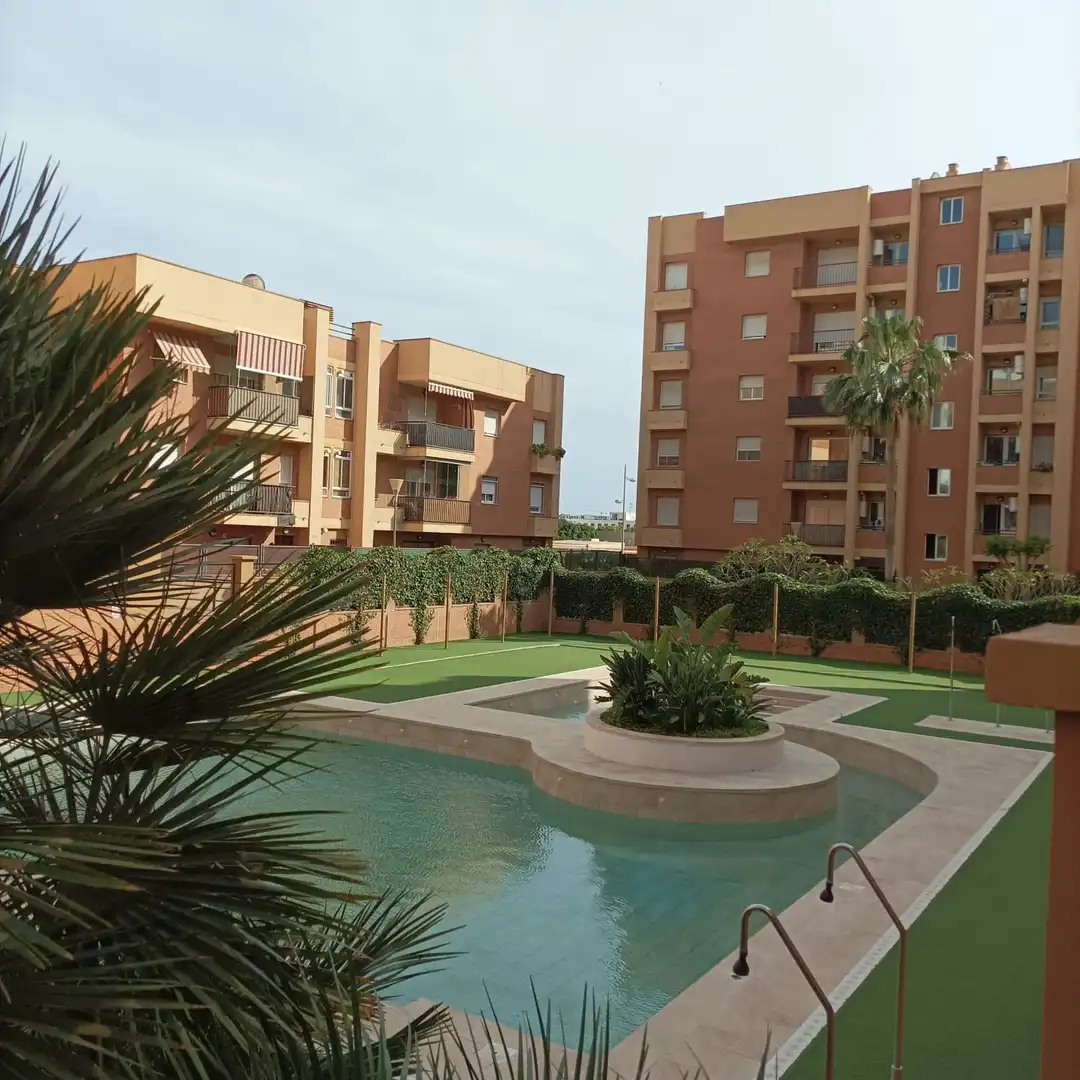 Pis amb piscina en venda a Carrera de las Piedras 22