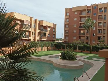 Pis amb piscina en venda a Carrera de las Piedras 22