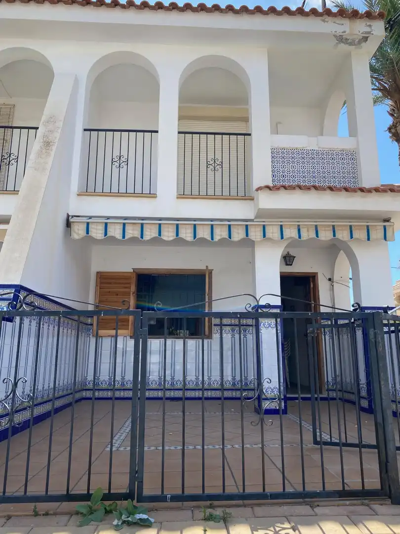 Außenansicht von Maisonette zur Miete in San Pedro del Pinatar mit Klimaanlage, Heizung und Privatgarten