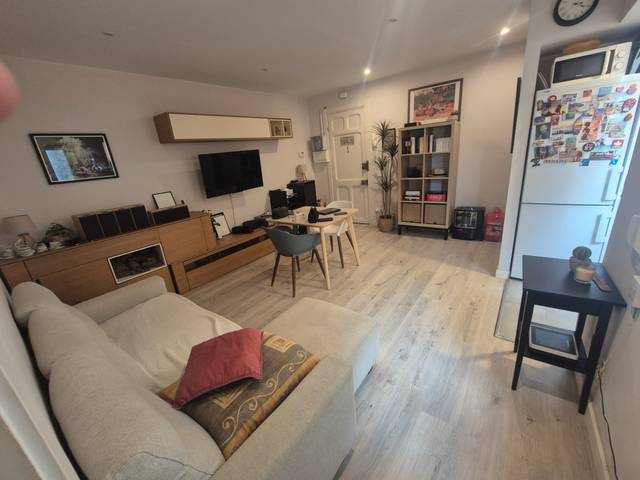 Piso en Alquiler en Carrer Mare de Déu dels Desemparats en La Torrassa