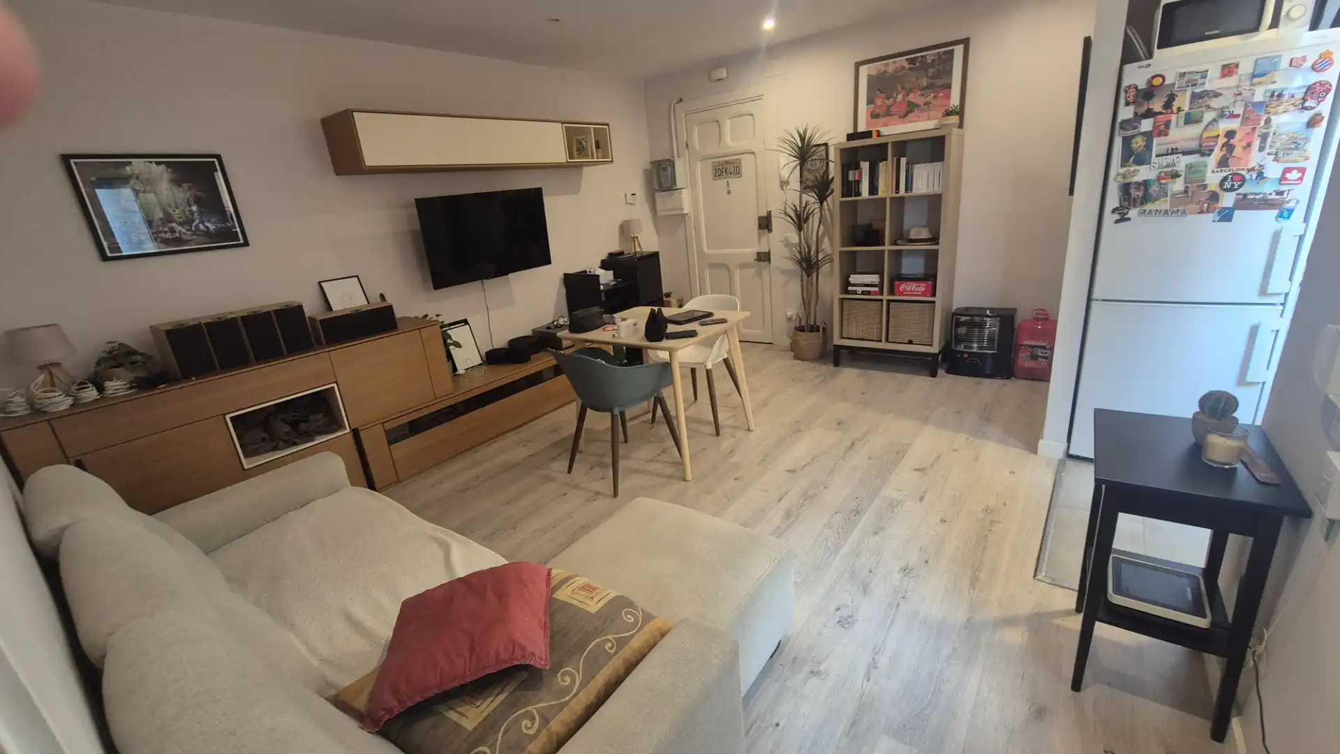 Sala de estar de Piso de alquiler en L'Hospitalet de Llobregat con Aire acondicionado, Parquet y Amueblado