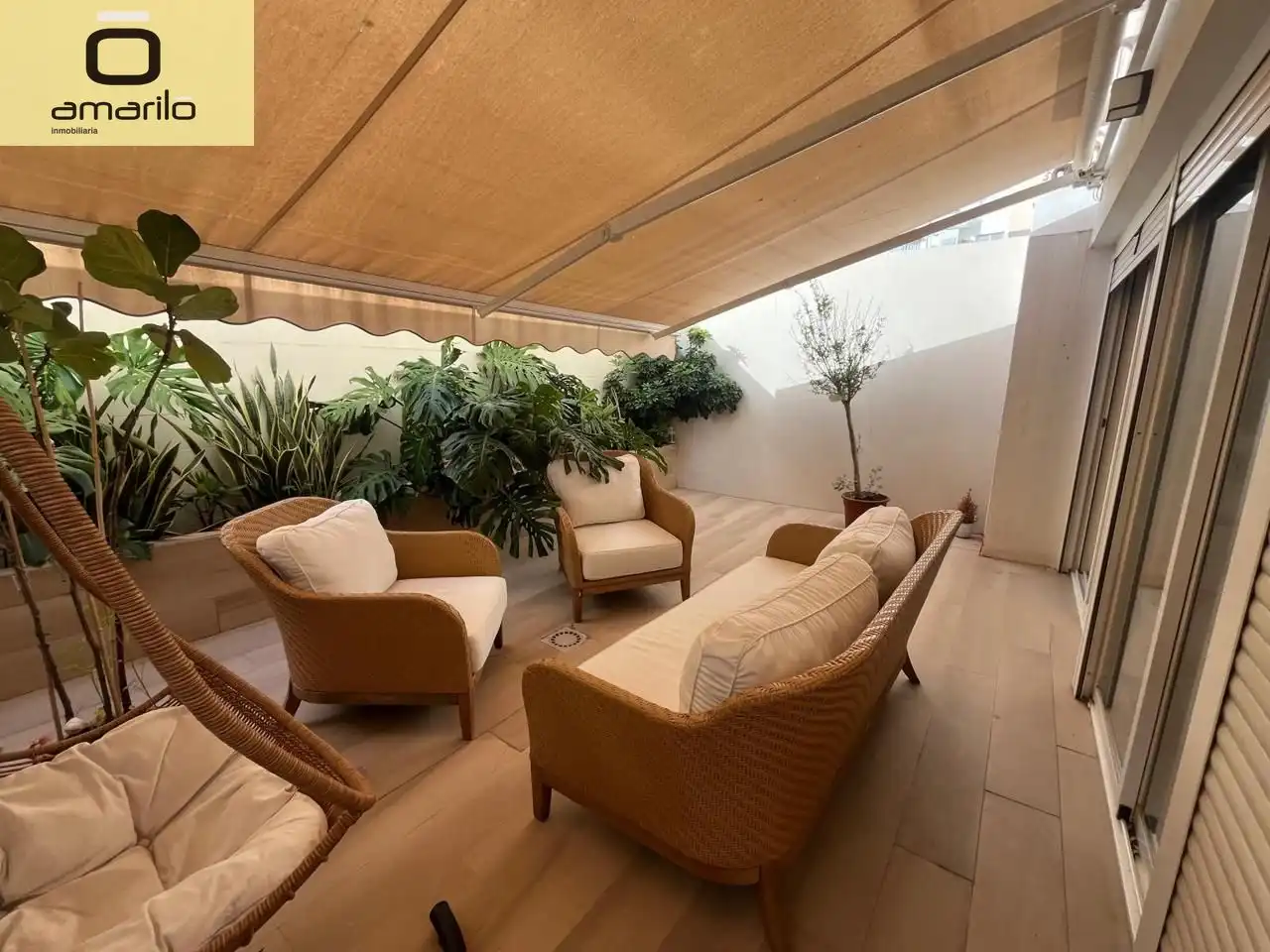 Terraza de Local en venta en  Valencia Capital con Aire acondicionado