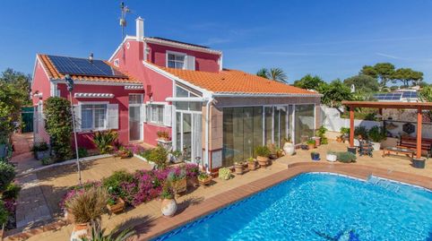 Chalet con piscina en venta en Binibeca