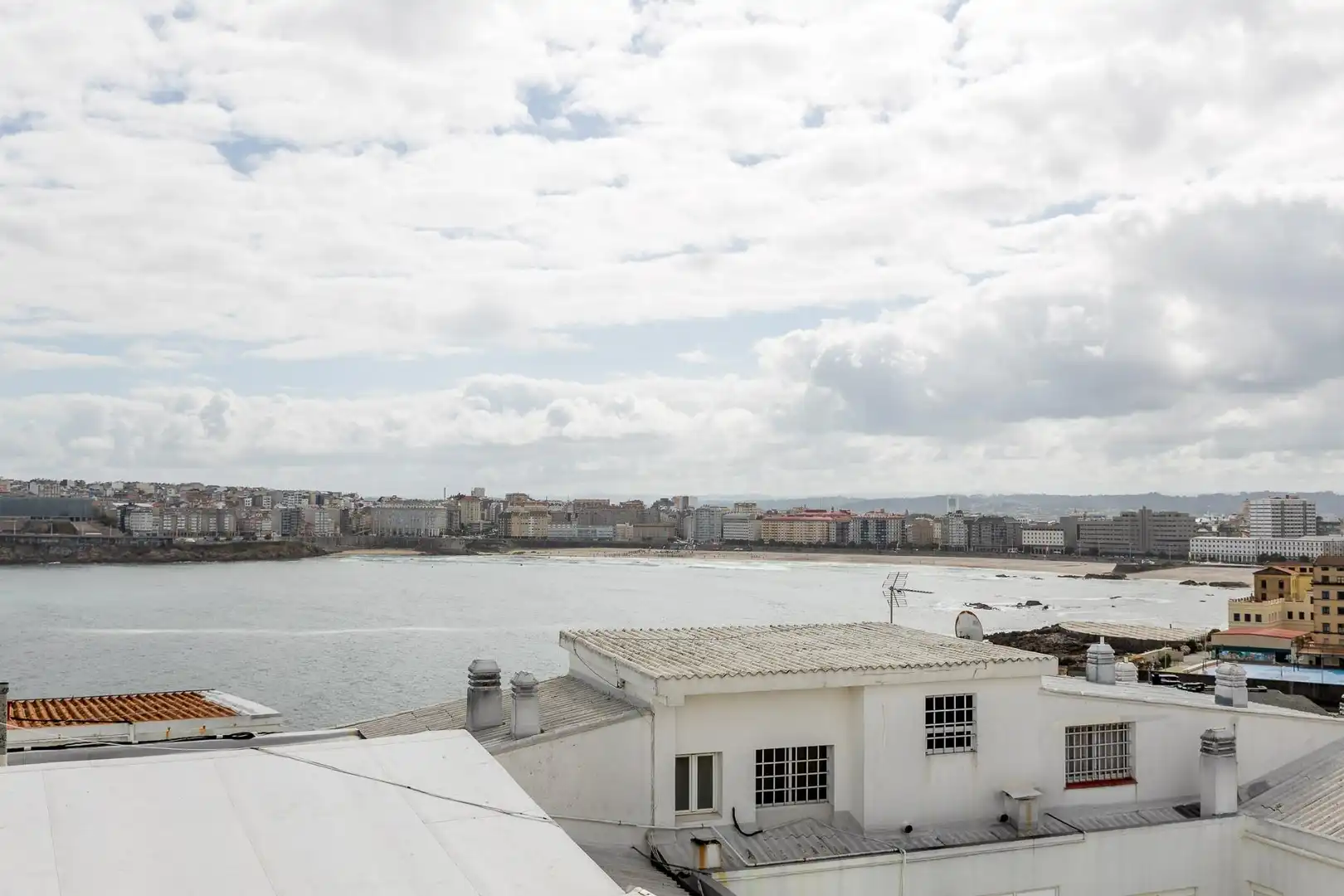 Schlafzimmer von Dachboden zum Verkauf in A Coruña Capital  mit Heizung und Terrasse