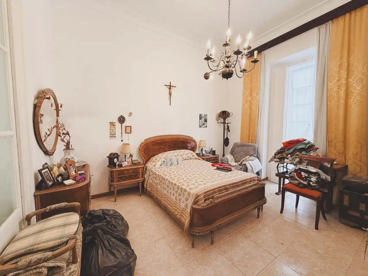 Habitación de Piso en venta en Cádiz con Trastero y Balcón