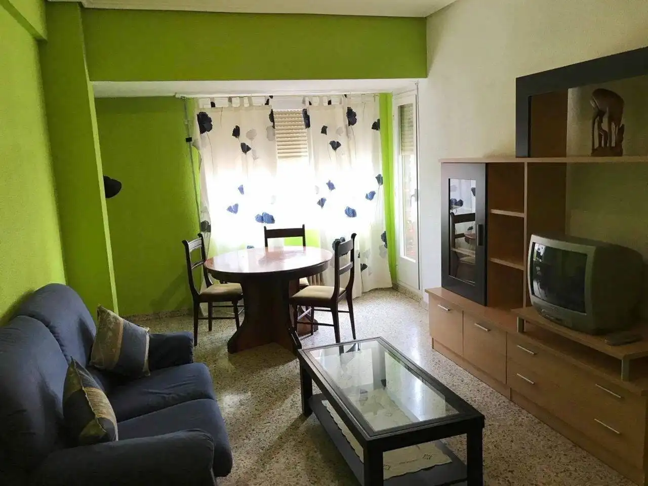 Sala de estar de Apartamento en venta en  Logroño con Calefacción y Balcón