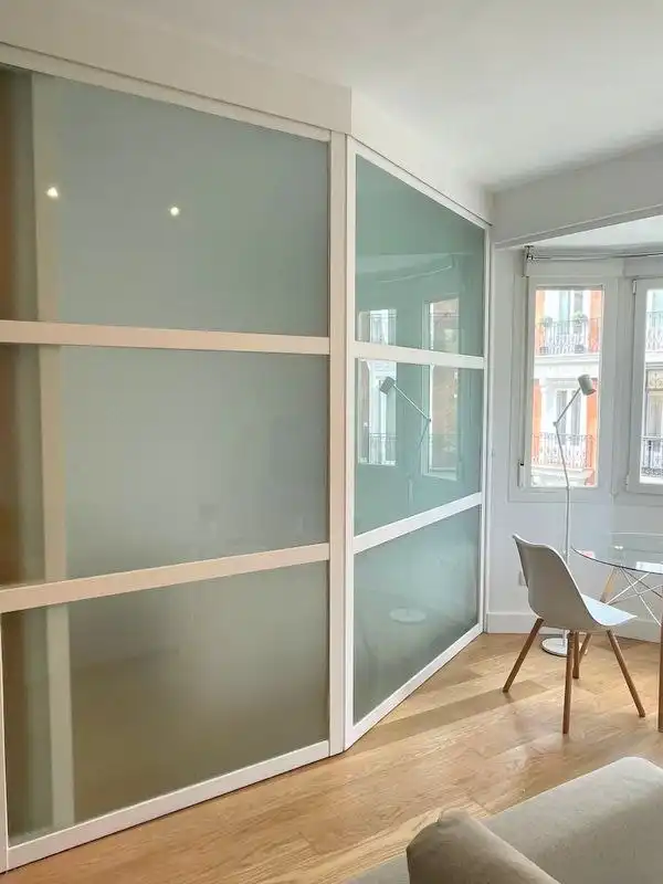 Habitación de Estudio de alquiler en Madrid con Aire acondicionado, Parquet y Amueblado