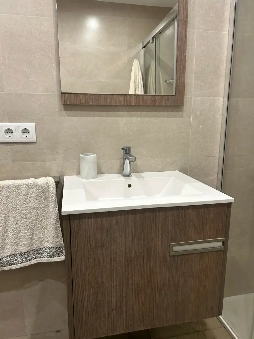 Baño de Piso en venta en Valencia con Aire acondicionado, Amueblado y Balcón