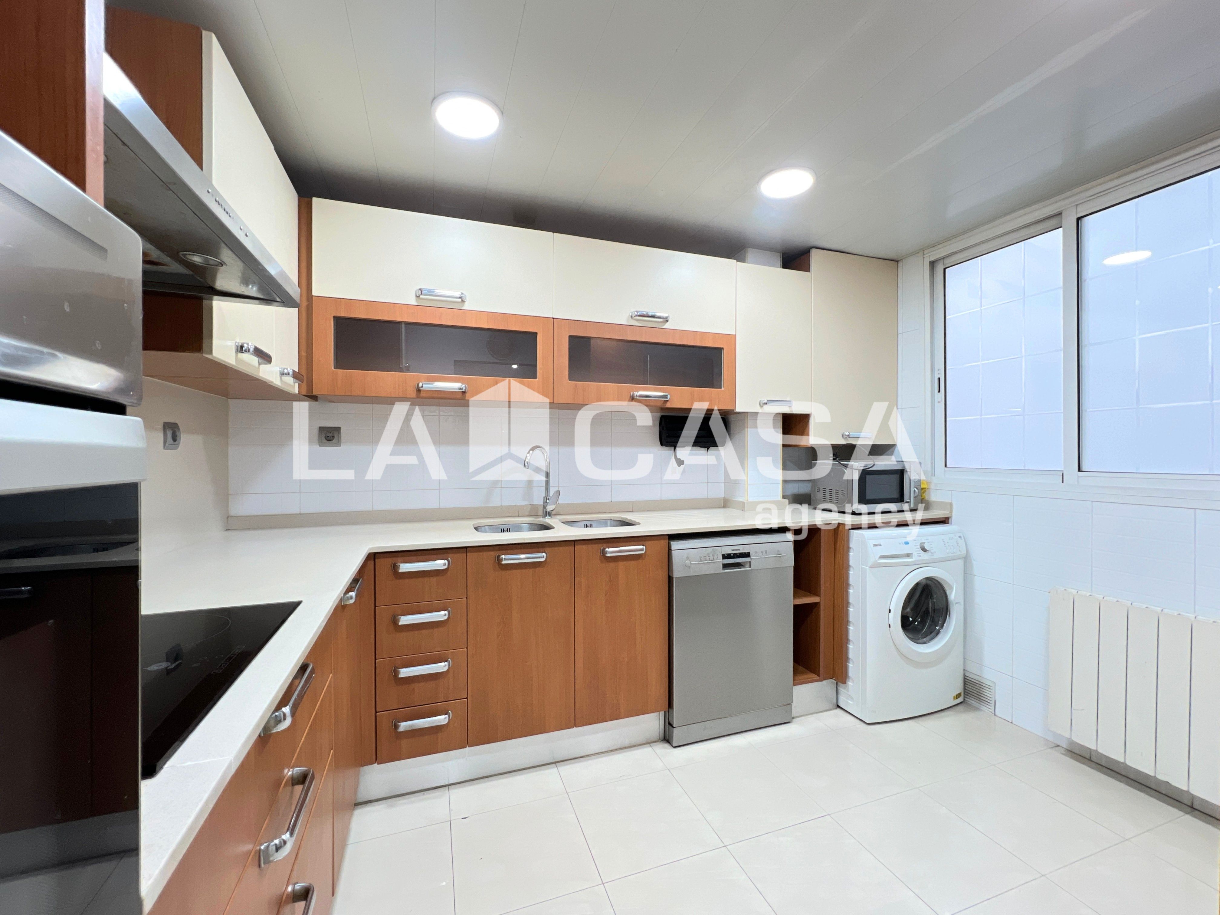 Kitchen of Flat for sale in Badalona  with Heating and Balcony