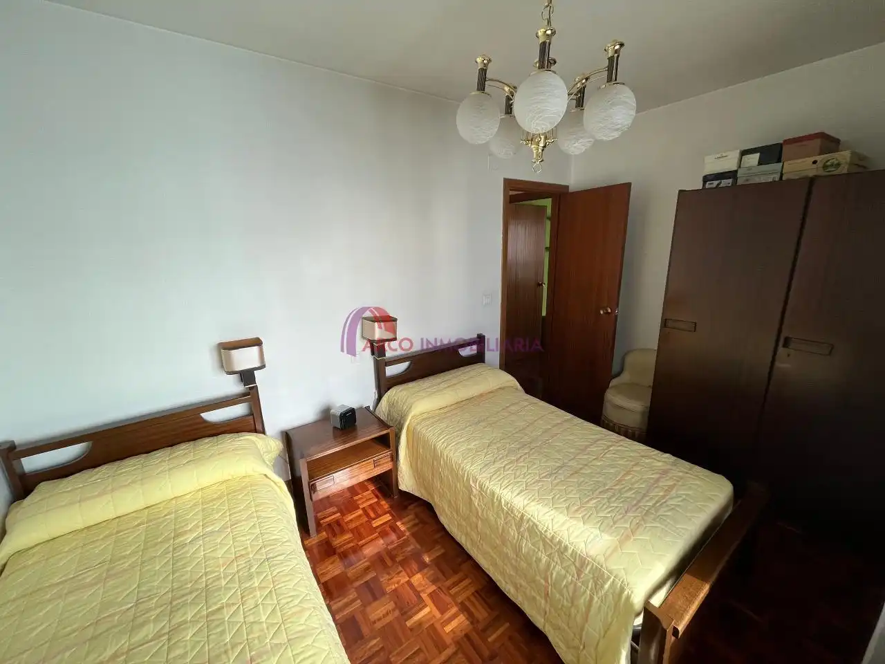 Dormitori de Pis en venda en Burgos amb Calefacció, Parquet i Terrassa