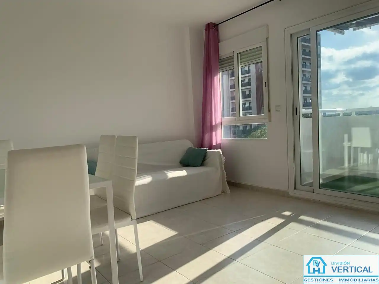 Sala de estar de Piso en venta en Paterna con Aire acondicionado, Terraza y Trastero