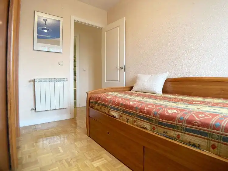 Dormitori de Pis de lloguer en Móstoles amb Calefacció, Parquet i Terrassa