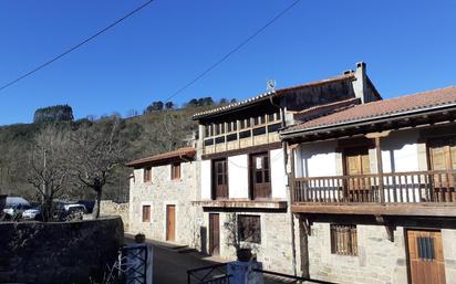 Exterior view of House or chalet for sale in Bárcena de Pie de Concha