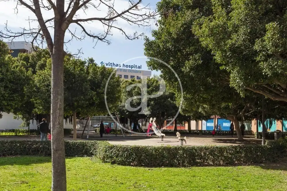 Außenansicht von Wohnung zur Miete in Valencia mit Klimaanlage, Heizung und Privatgarten