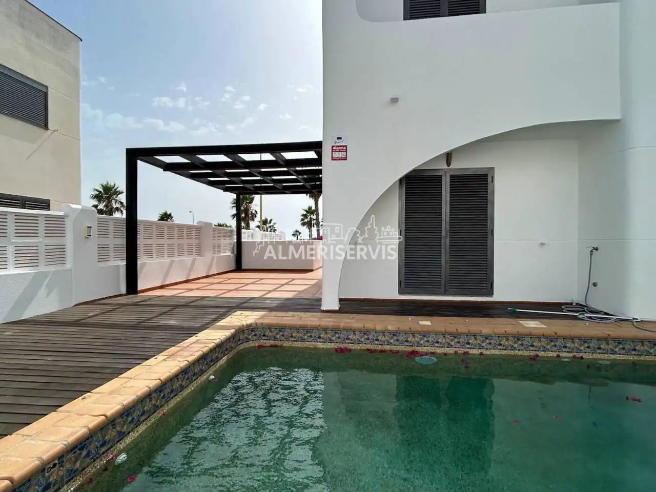 Terrassa de Casa o xalet en venda en El Ejido amb Terrassa i Piscina