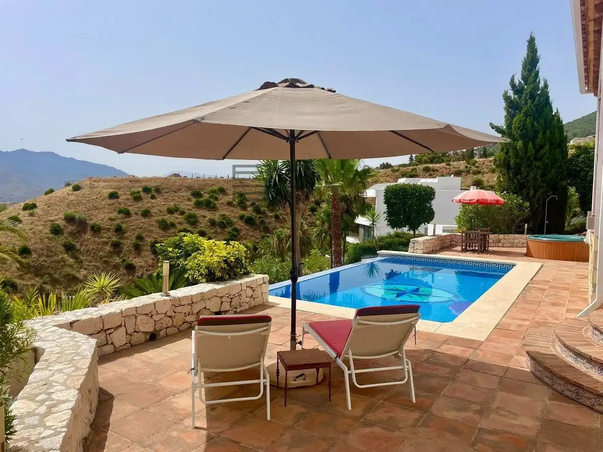 Chalet con piscina en venta en Urb. Valtocado, imagen 3