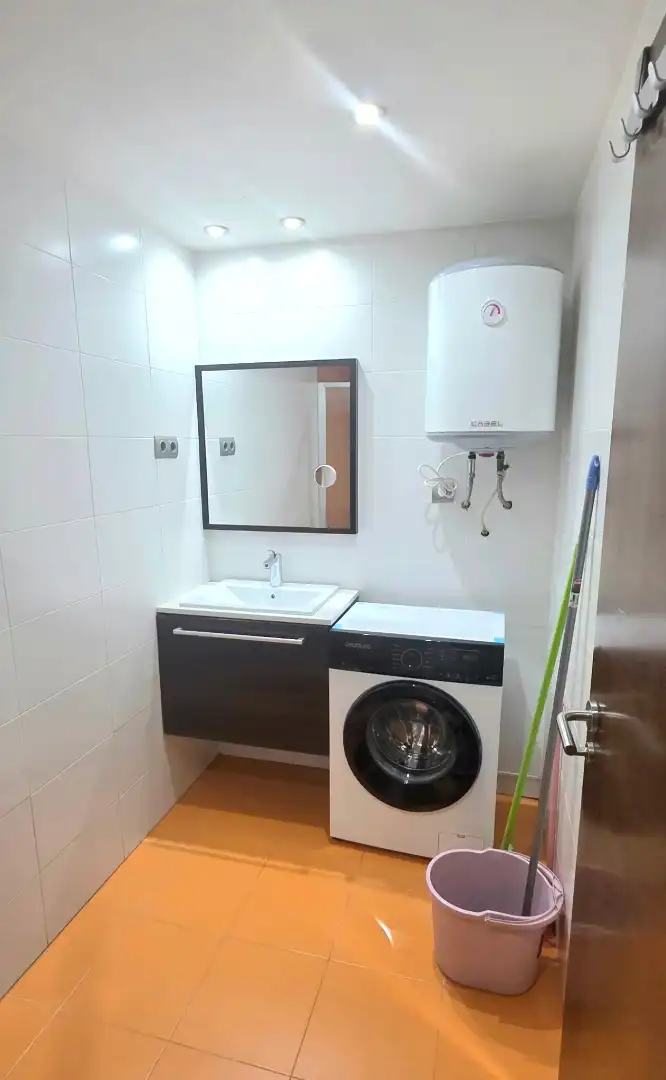 Baño de Dúplex de alquiler en Barcelona con Aire acondicionado, Calefacción y Terraza