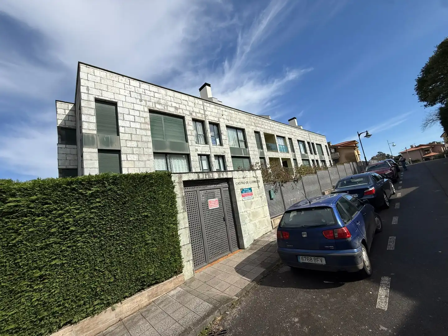 Vista exterior de Ático en venta en Llanes con Calefacción, Terraza y Trastero