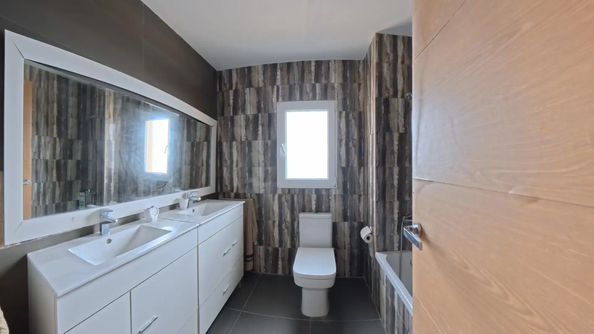 Baño de Casa adosada en venta en Sueca con Aire acondicionado, Calefacción y Terraza